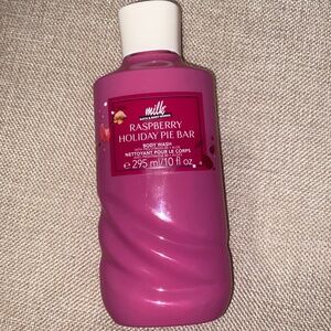 Milk: Raspberry Holiday Pie Bar-Body Wash-NWT